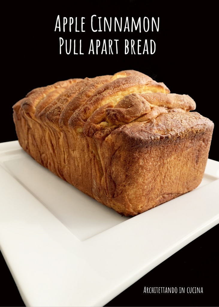 Apple cinnamon pull apart bread