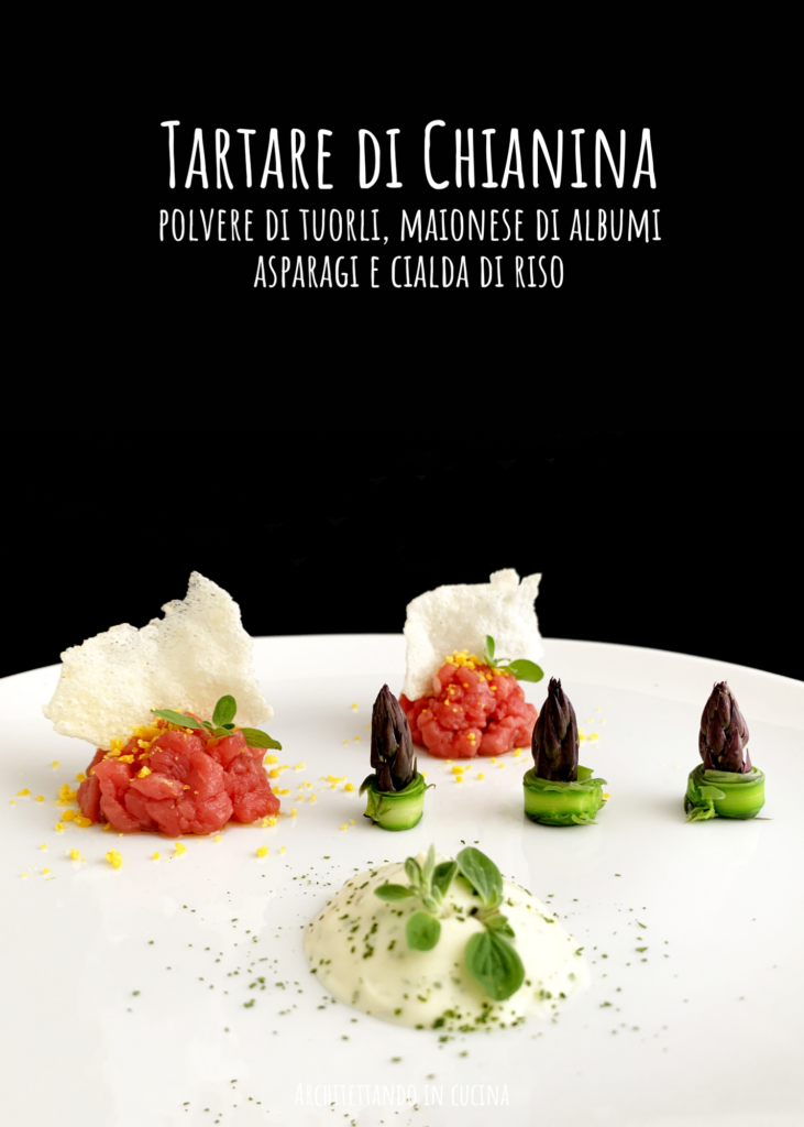 Tartare di Chianina, polvere di tuorli, maionese di albumi, asparagi e cialda di riso