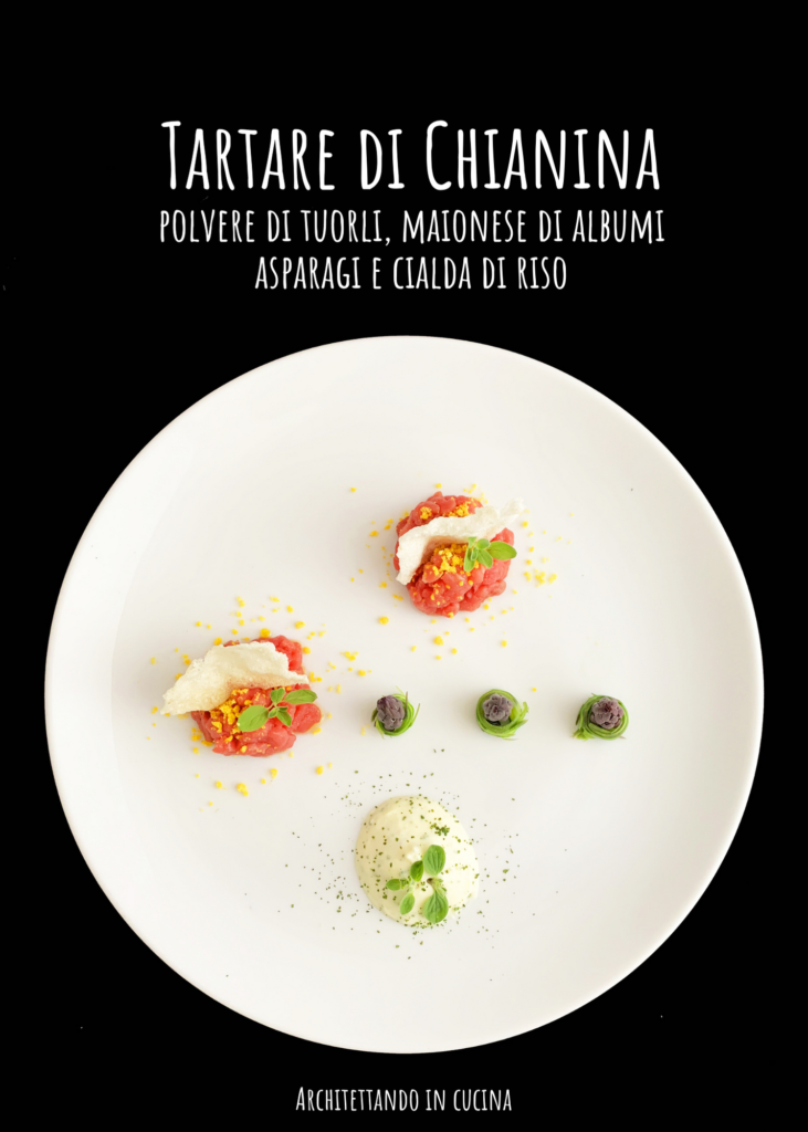 Tartare di Chianina, polvere di tuorli, maionese di albumi, asparagi e cialda di riso